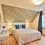 Boddenhuus - Traumhaus Mit Steg Und Boot
