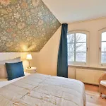Boddenhuus - Traumhaus Mit Steg Und Boot Zudar
