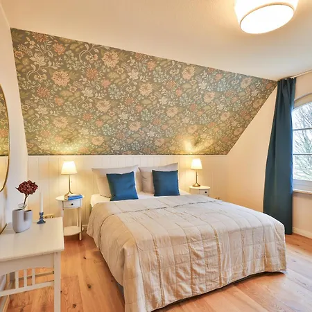 Boddenhuus - Traumhaus Mit Steg Und Boot