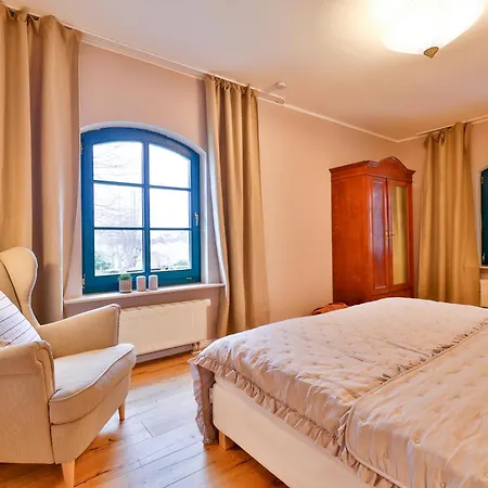 Boddenhuus - Traumhaus Mit Steg Und Boot Apartmán