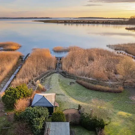 Boddenhuus - Traumhaus Mit Steg Und Boot Apartment *