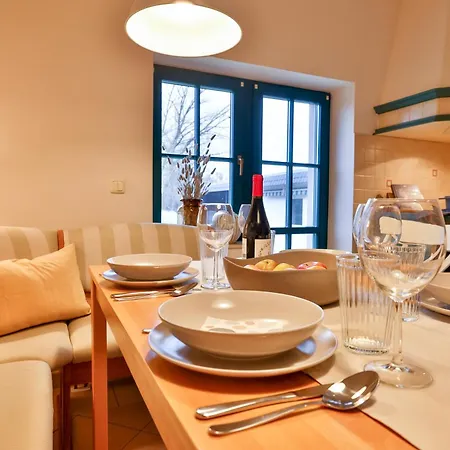 Boddenhuus - Traumhaus Mit Steg Und Boot Zudar