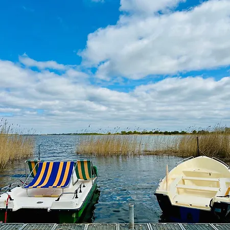Boddenhuus - Traumhaus Mit Steg Und Boot * Zudar