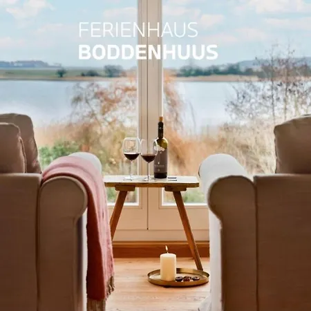 Boddenhuus - Traumhaus Mit Steg Und Boot Zudar