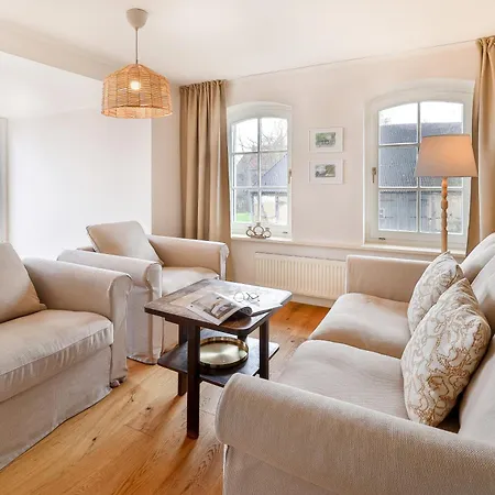 Boddenhuus - Traumhaus Mit Steg Und Boot Apartmán *