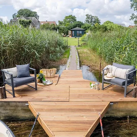 Boddenhuus - Traumhaus Mit Steg Und Boot شقة Zudar