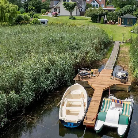 Boddenhuus - Traumhaus Mit Steg Und Boot Zudar