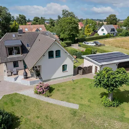 Apartmán Boddenhuus - Traumhaus Mit Steg Und Boot