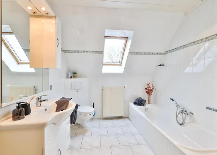 Boddenhuus - Traumhaus Mit Steg Und Boot * Zudar