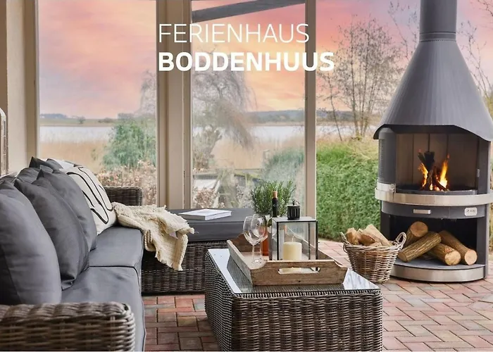 Boddenhuus - Traumhaus Mit Steg Und Boot Zudar