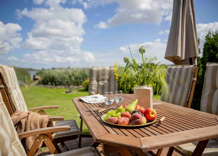 Appartement Boddenhuus - Traumhaus Mit Steg Und Boot