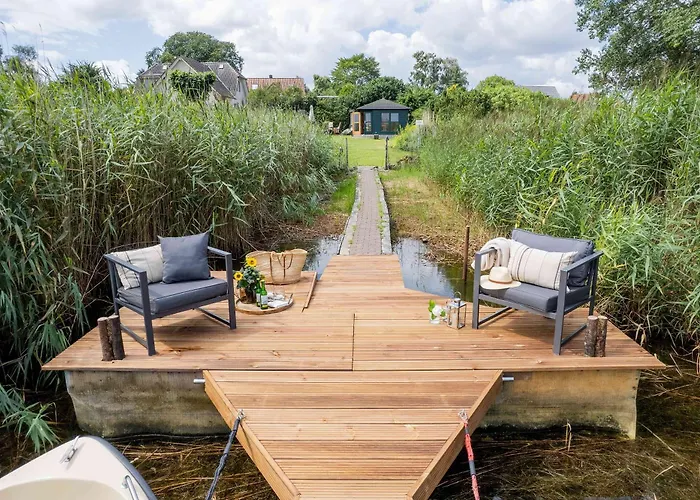 Boddenhuus - Traumhaus Mit Steg Und Boot Appartement Zudar