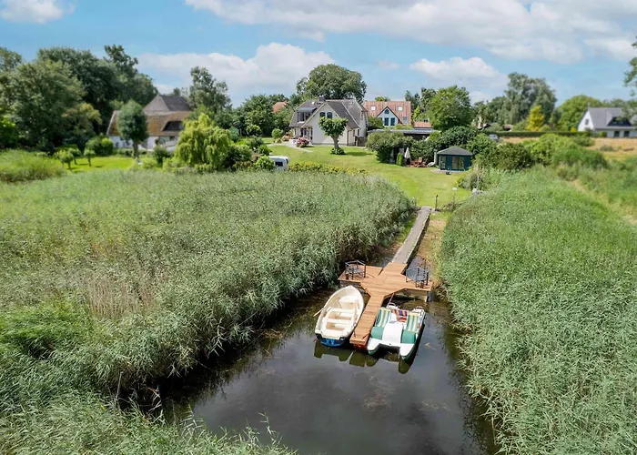 Appartement Boddenhuus - Traumhaus Mit Steg Und Boot *